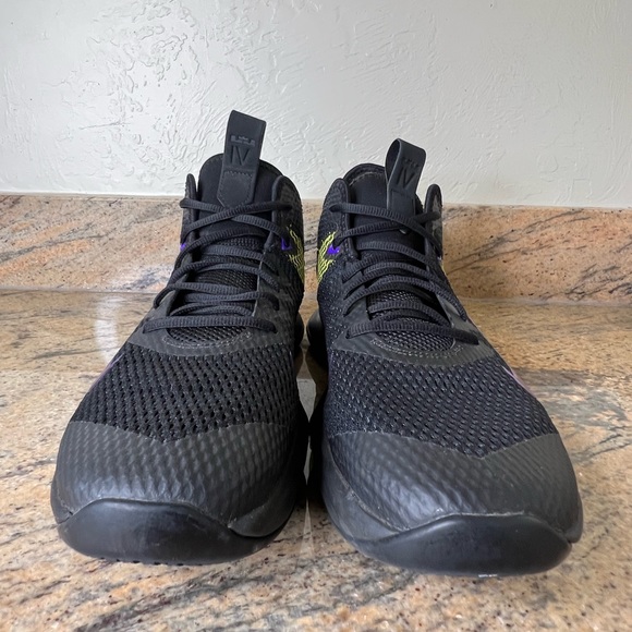 Nike LeBron Witness 4 - Picture 2 of 7